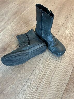 Women’s grey ankle bootie. Square toe. Made in Portugal. VGUC. Size 10.5